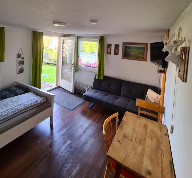 Idyllische Kleine Ferienwohnung Im Schwarzwald Friedenweiler Eksteriør bilde
