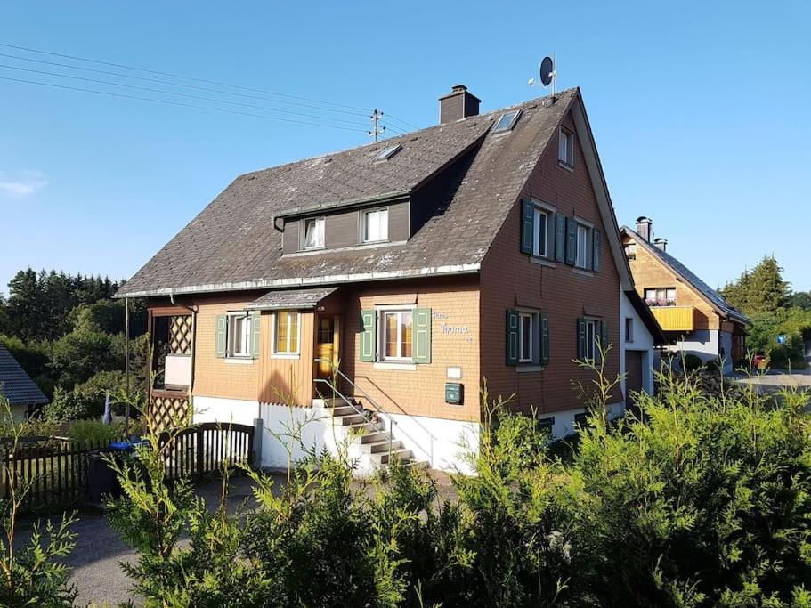 Idyllische Kleine Ferienwohnung Im Schwarzwald Friedenweiler Eksteriør bilde